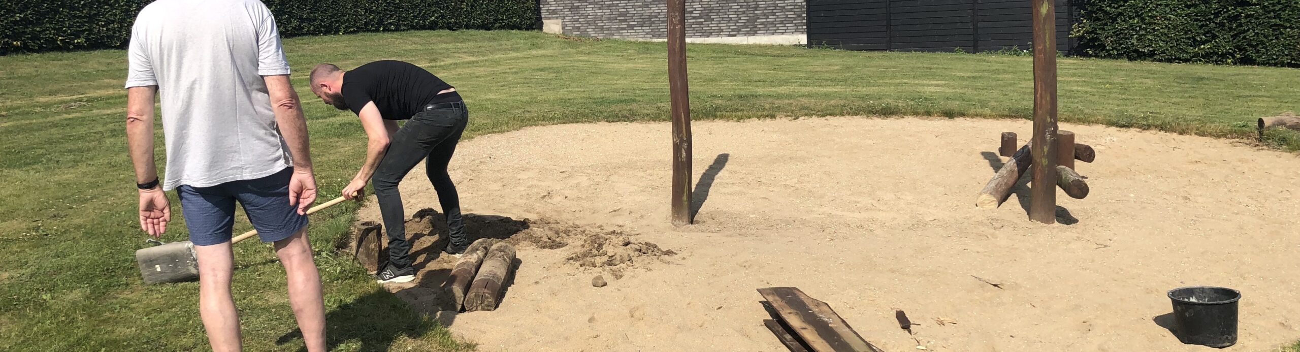 Gammel Klatrevæg og Trampolin
